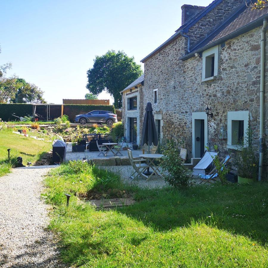 Au Gray Du Temps Suspendu Pleslin-Trigavou Exterior foto