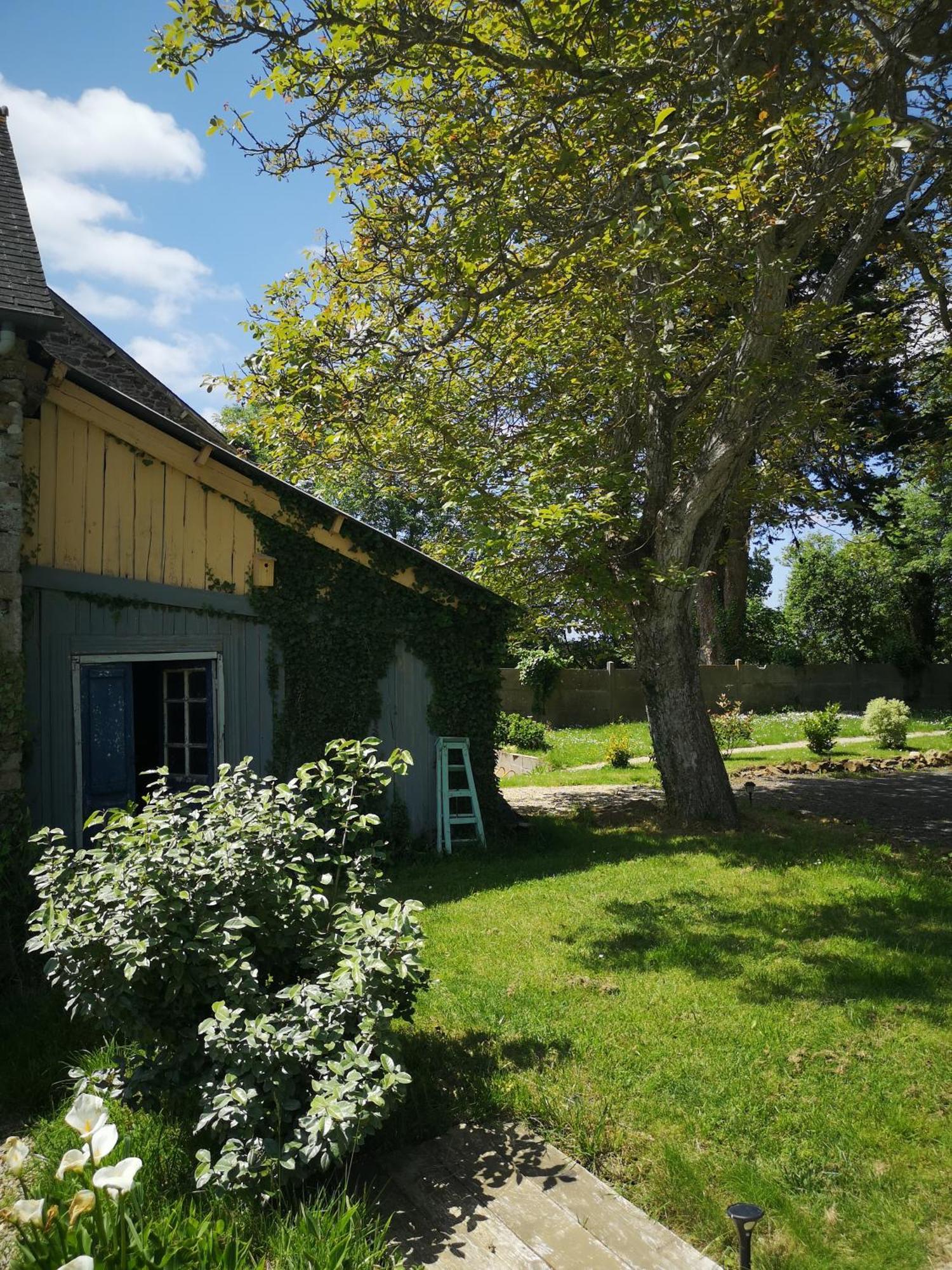 Au Gray Du Temps Suspendu Pleslin-Trigavou Exterior foto